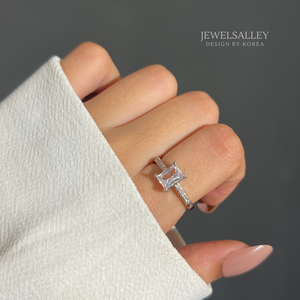 Emerald-Cut Stone Ring