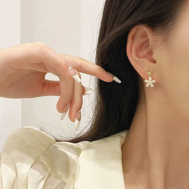 Minimal Flower Earrings